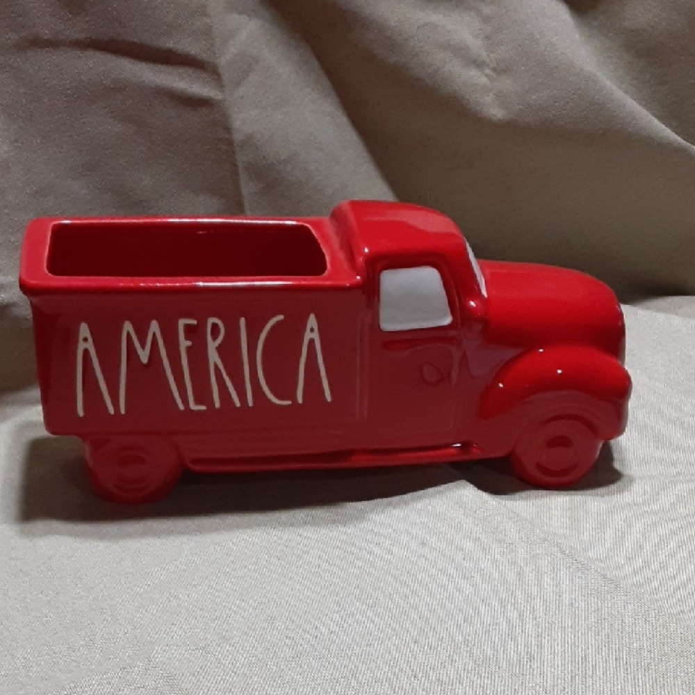 Rae Dunn Patriotic Decor Truc6